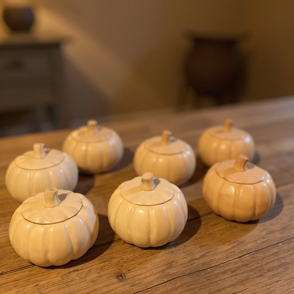 Pumpkin Chai Scented Candle - Picture 4 of 4